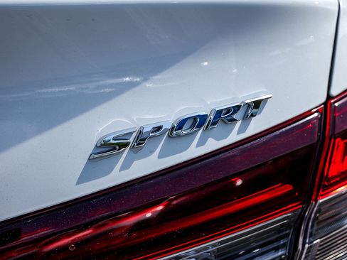 Used 2025 Honda Civic Sport image 11