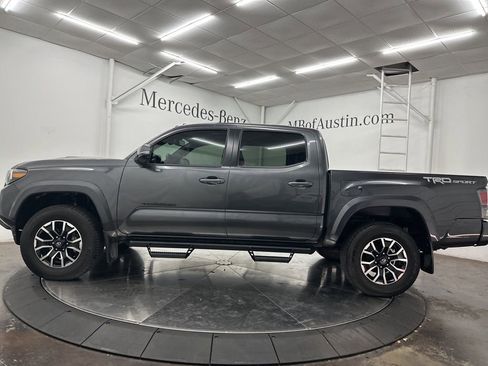 Used 2022 Toyota Tacoma TRD Sport w/ TRD Premium Sport Package image 4