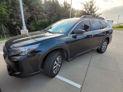 Used 2024 Subaru Outback Premium AWD/4WD image 1