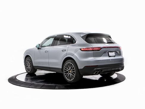 Certified 2022 Porsche Cayenne S image 3