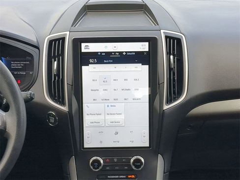 Used 2022 Ford Edge SE w/ Black Appearance Package image 19