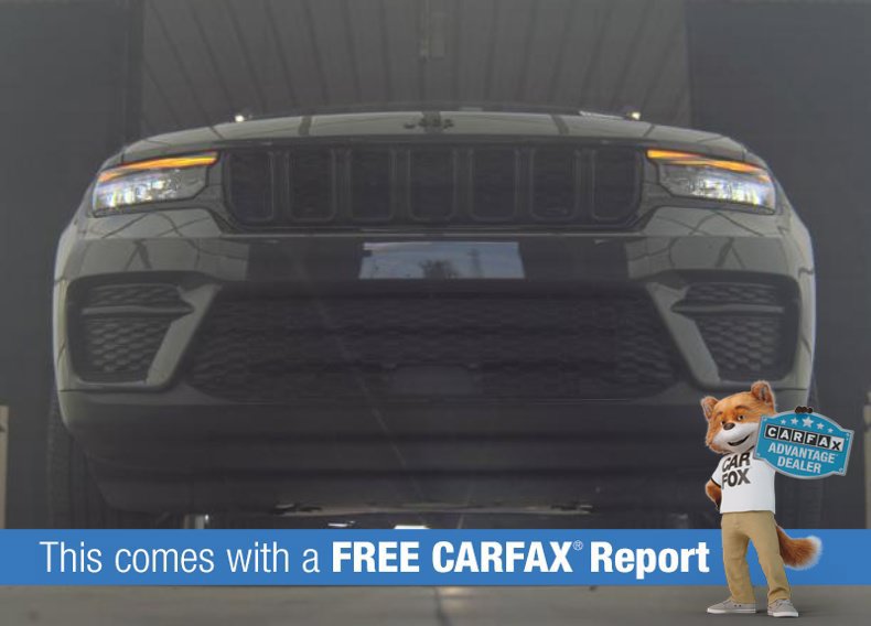 Used 2023 Jeep Grand Cherokee Altitude AWD/4WD image 3