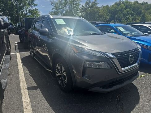 Used 2021 Nissan Rogue SV w/ Premium Package AWD/4WD image 2