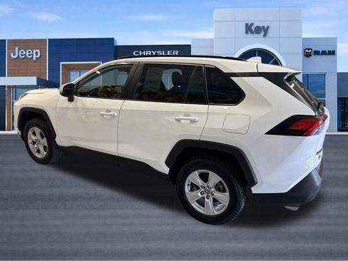 Used 2021 Toyota RAV4 XLE w/ Convenience Package AWD/4WD image 4