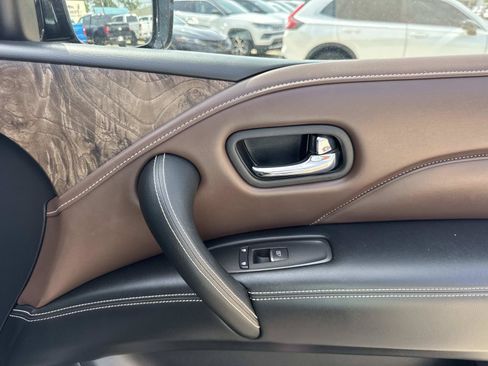 Used 2023 INFINITI QX80 Premium Select AWD/4WD image 14