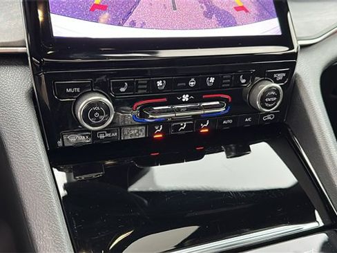 Used 2023 Jeep Grand Cherokee Overland image 19