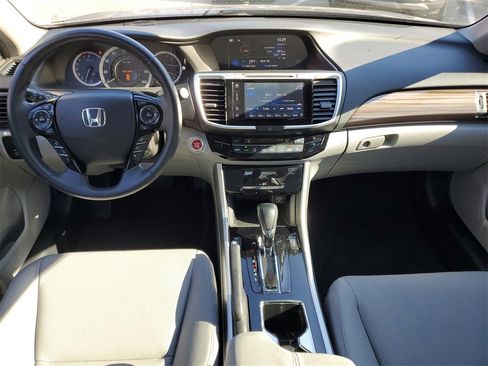 Used 2017 Honda Accord EX-L image 14
