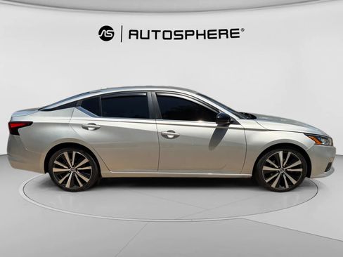 Used 2020 Nissan Altima 2.5 SR FWD image 10