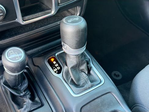 Used 2021 Jeep Wrangler Unlimited Sport AWD/4WD image 28
