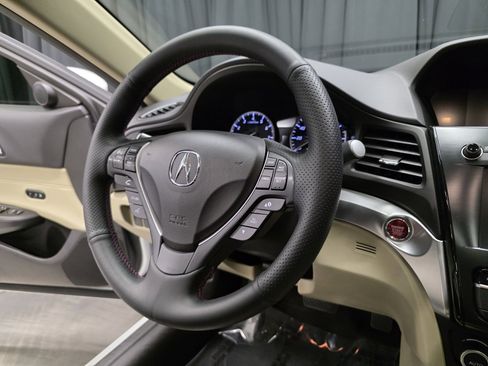 Used 2017 Acura ILX w/ Premium Package image 19