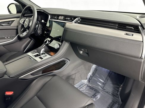 Certified 2026 Jaguar F-PACE R-Dynamic S AWD/4WD image 27