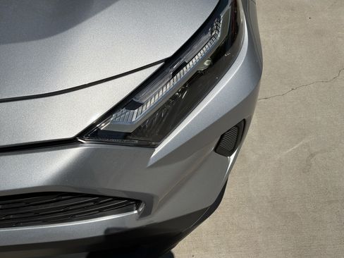 Used 2025 Toyota RAV4 XLE w/ Convenience Package image 6