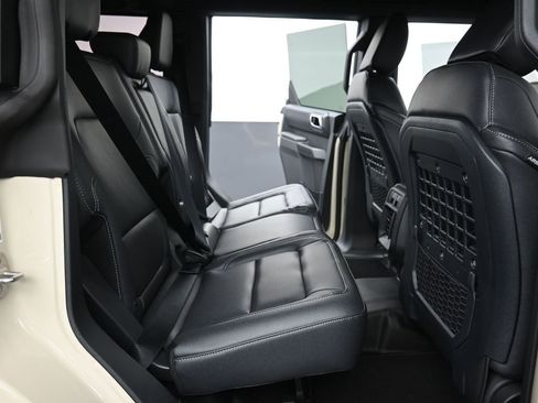 New 2025 Ford Bronco Badlands image 10
