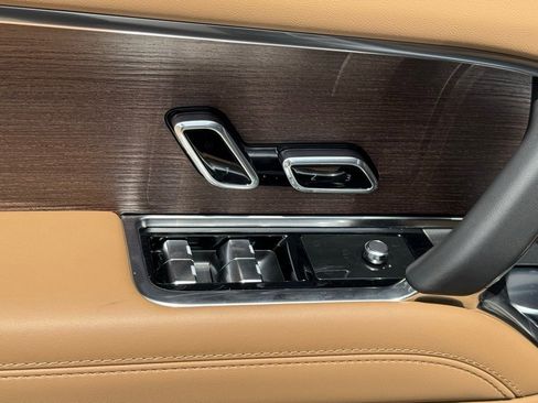 New 2025 Land Rover Range Rover SE AWD/4WD image 16