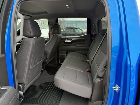 Used 2025 Chevrolet Silverado 1500 LT AWD/4WD image 4