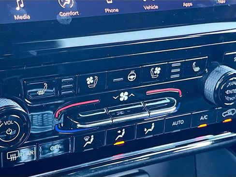 New 2025 Jeep Grand Cherokee Limited w/ Luxury Tech Group II AWD/4WD image 20