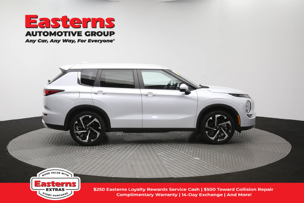 Used 2024 Mitsubishi Outlander SE FWD image 47