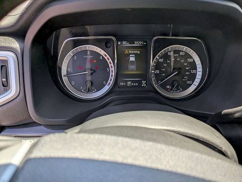 Used 2017 Nissan Titan SV AWD/4WD image 15