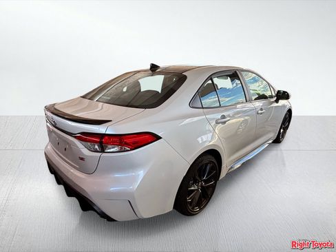 Certified 2025 Toyota Corolla SE FWD image 4
