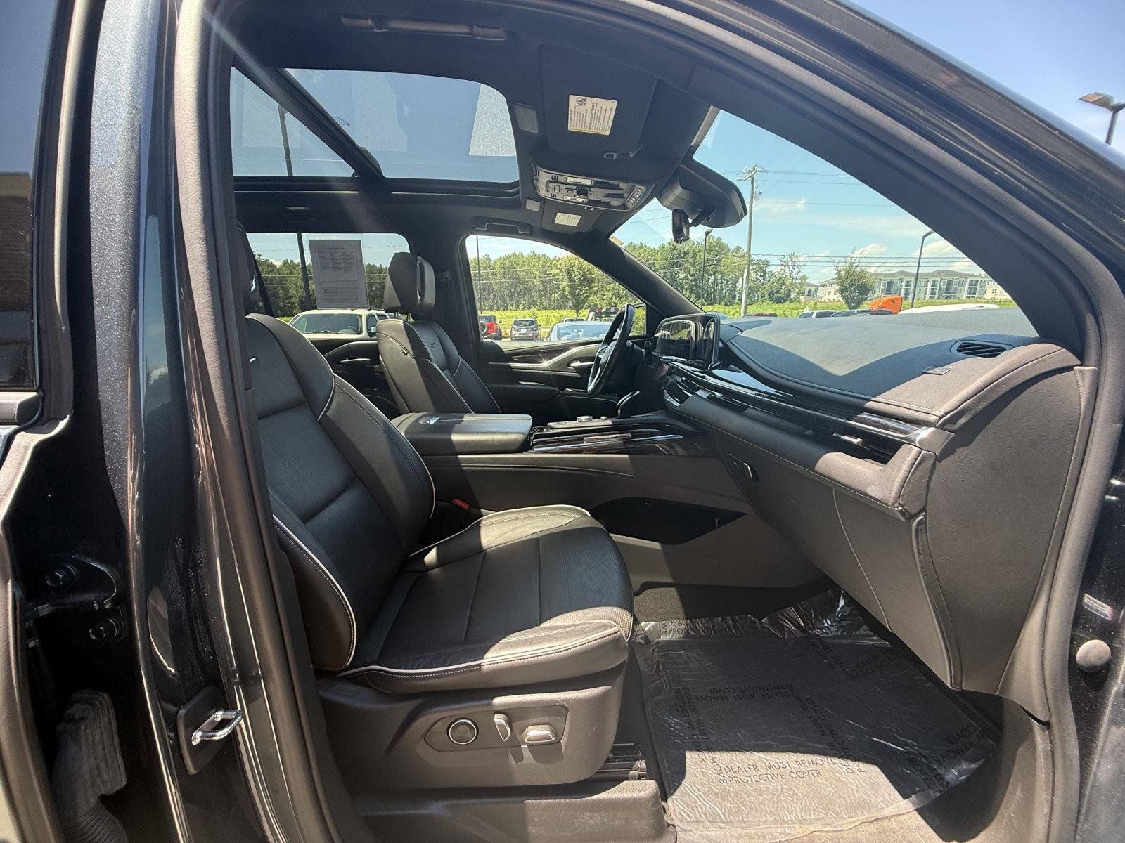 Used 2021 Cadillac Escalade ESV Sport w/ Driver Assist Tech Package AWD/4WD image 26