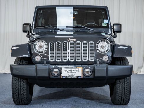 Used 2017 Jeep Wrangler Unlimited Sahara w/ Connectivity Group image 2