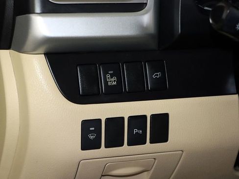 Used 2015 Toyota Highlander Limited image 28