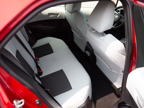 Used 2025 Toyota Corolla SE image 21