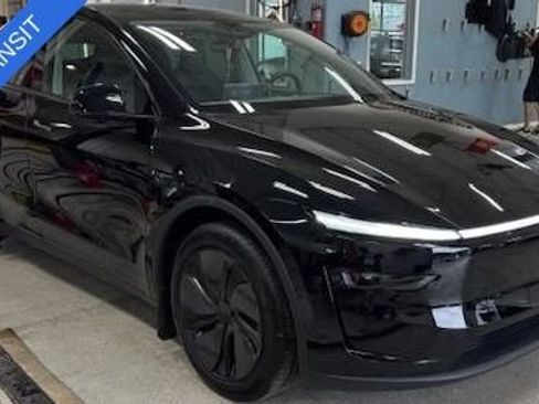 Used 2026 Tesla Model Y Long Range AWD/4WD image 1