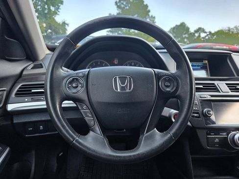 Used 2015 Honda Crosstour EX-L image 17