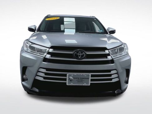 Used 2019 Toyota Highlander XLE AWD/4WD image 17