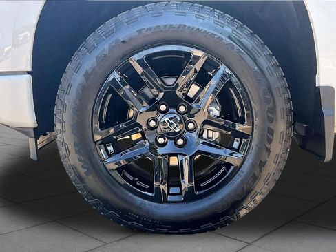 Used 2025 Chevrolet Silverado 1500 Custom AWD/4WD image 10