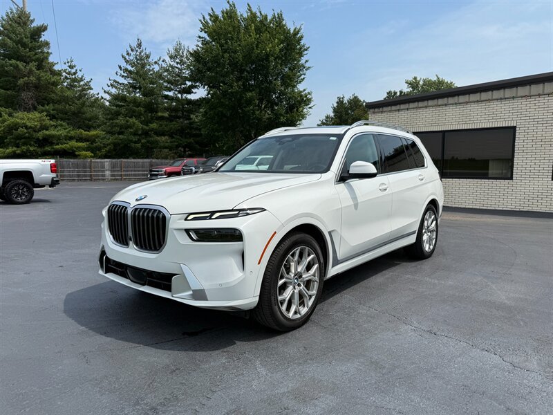Used 2023 BMW X7 xDrive40i w/ Premium Package AWD/4WD image 1