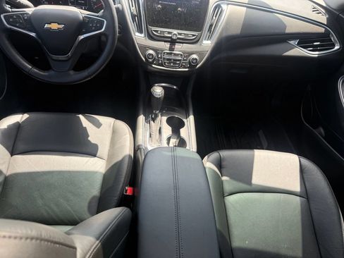 Used 2019 Chevrolet Malibu LT w/ Leather Package FWD image 35