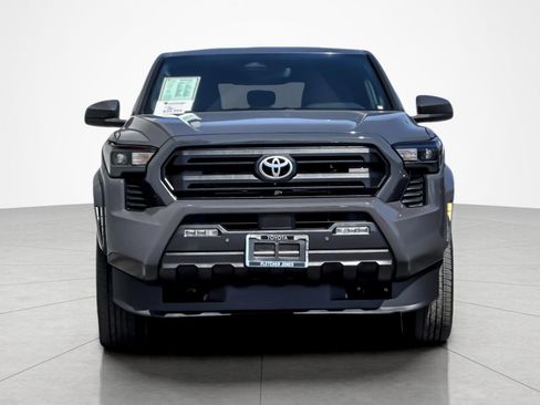 Certified 2024 Toyota Tacoma SR5 AWD/4WD image 8