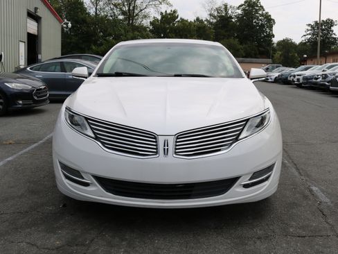 Used 2016 Lincoln MKZ image 5