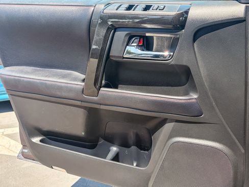 Used 2019 Toyota 4Runner TRD Off-Road Premium AWD/4WD image 20