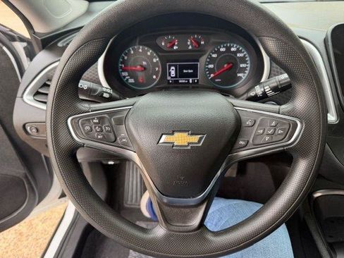 Used 2025 Chevrolet Malibu LT FWD image 22