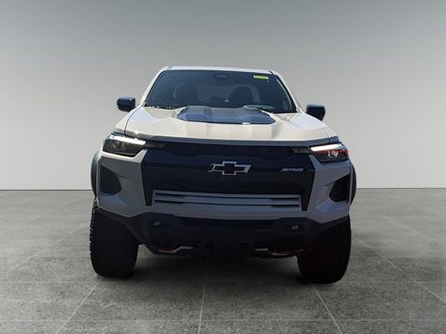 New 2026 Chevrolet Colorado ZR2 w/ Technology Package AWD/4WD image 8