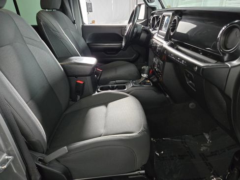 Used 2020 Jeep Wrangler Unlimited Sport AWD/4WD image 3