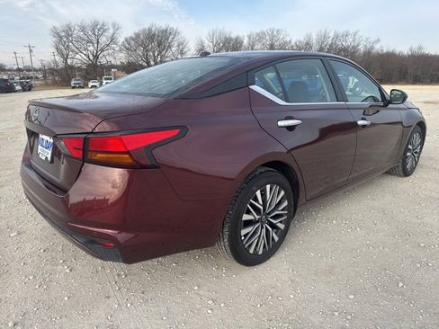 Used 2025 Nissan Altima 2.5 SV image 6