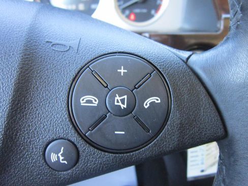 Used 2012 Mercedes-Benz GLK 350 4MATIC image 31