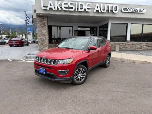 Used 2018 Jeep Compass Latitude w/ Popular Equipment Group AWD/4WD image 2