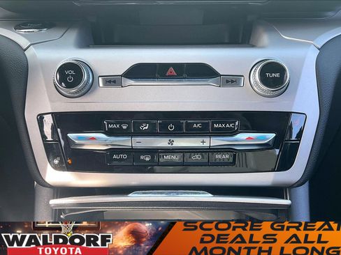 Used 2024 Ford Explorer XLT w/ Equipment Group 202A image 38