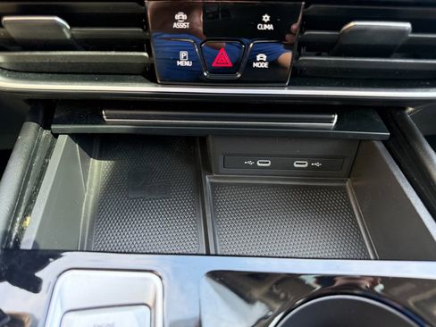 Used 2024 Volkswagen Atlas SE FWD image 24