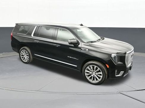 Used 2021 GMC Yukon XL Denali w/ Denali Premium Package image 64