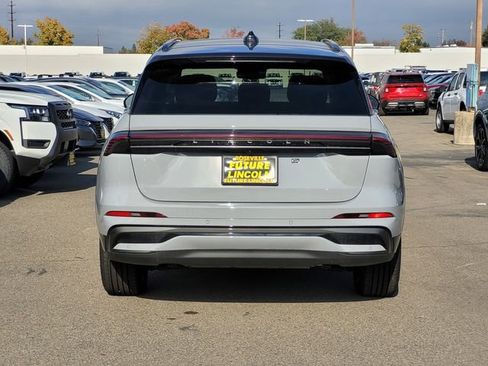 New 2026 Lincoln Nautilus Reserve w/ Jet Appearance Package image 5