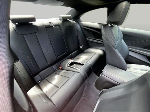 Used 2025 BMW M240i Coupe RWD image 19