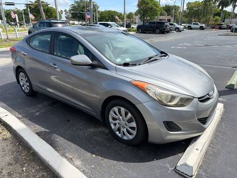 Used 2012 Hyundai Elantra GLS FWD image 5