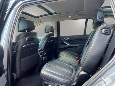 Used 2025 BMW X7 xDrive40i AWD/4WD image 32