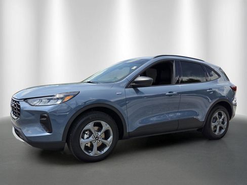 Used 2026 Ford Escape ST-Line w/ Tech Pack #1 FWD image 3